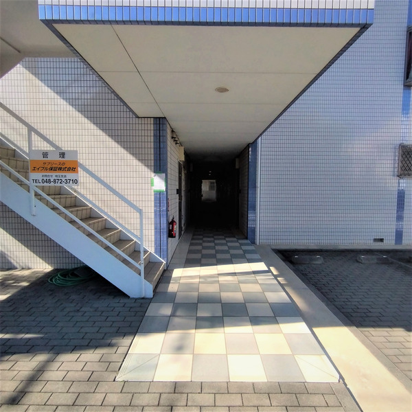 建物エントランス