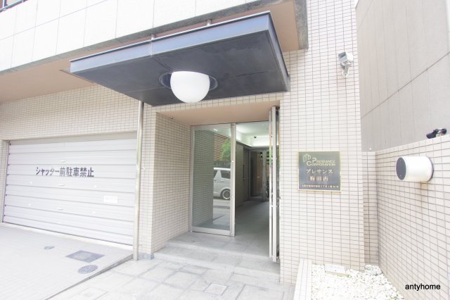 建物エントランス