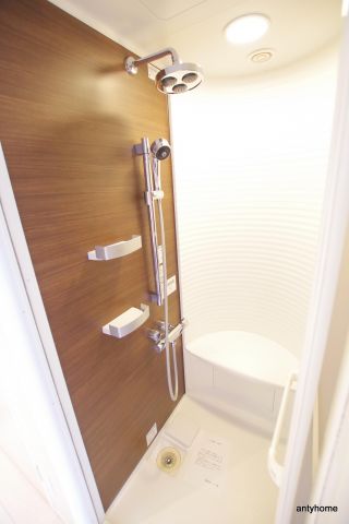 シャワールーム