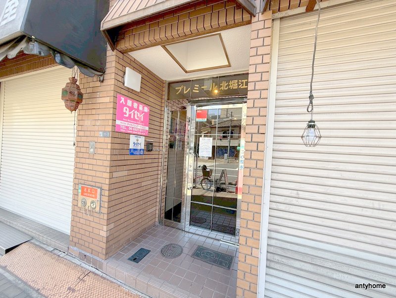 建物エントランス