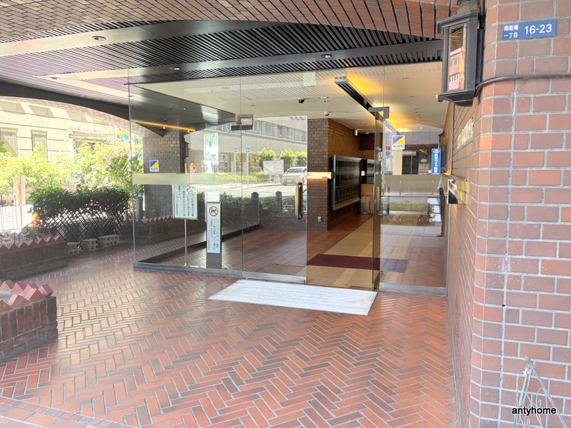 建物エントランス