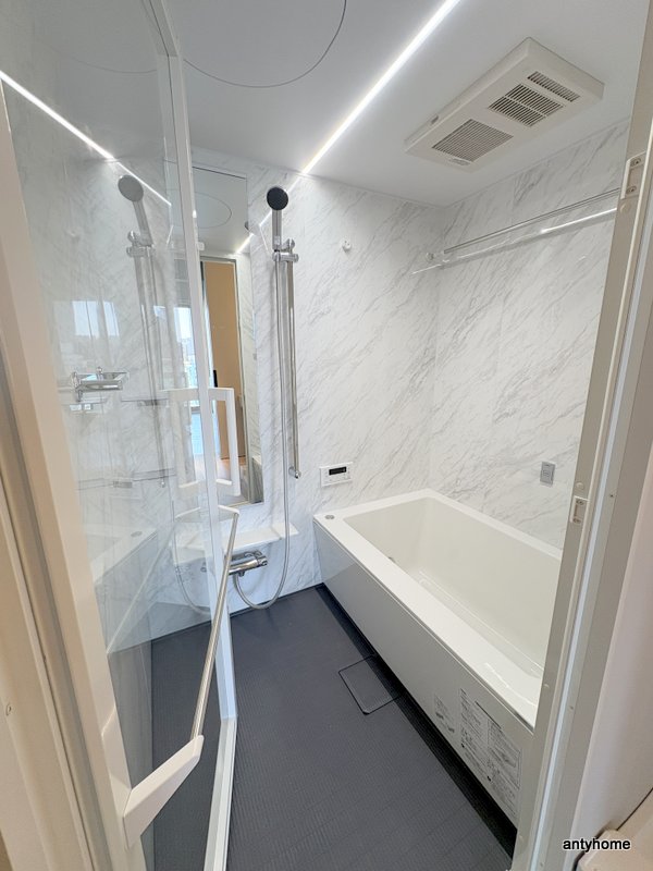 シャワールーム