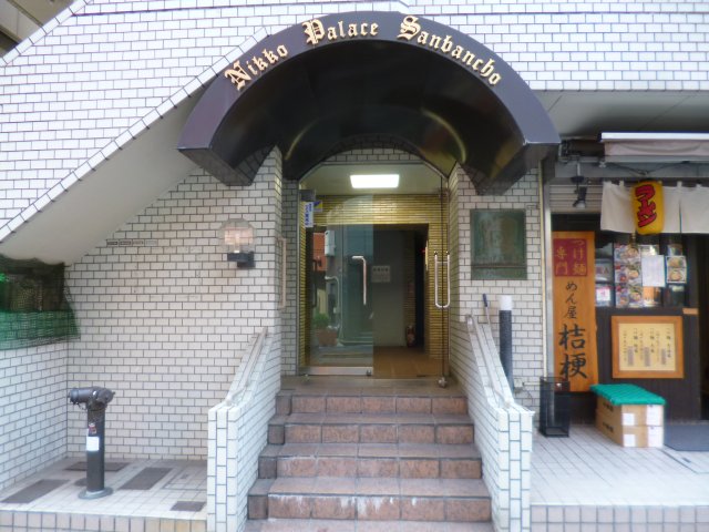 建物エントランス