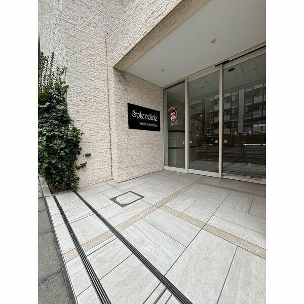 建物エントランス