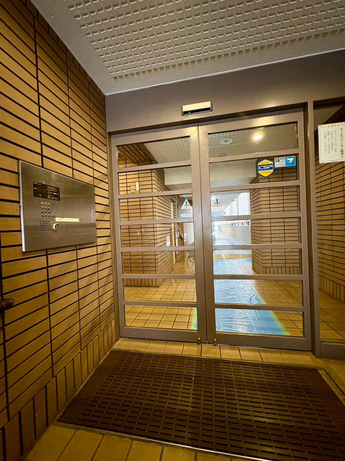 建物エントランス