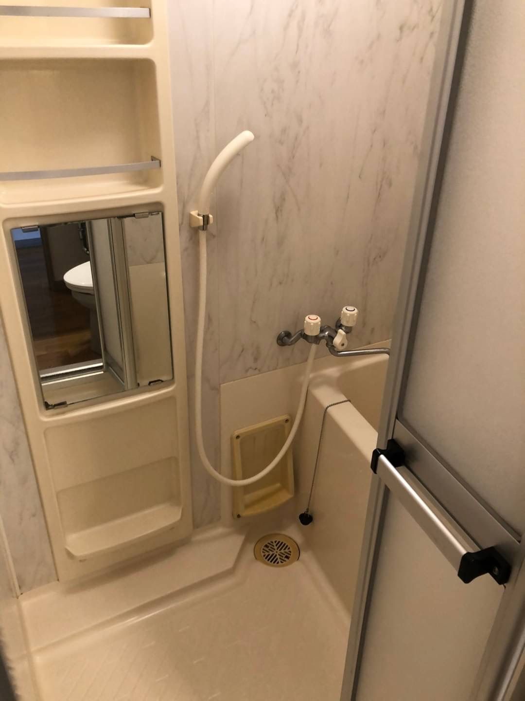 シャワールーム