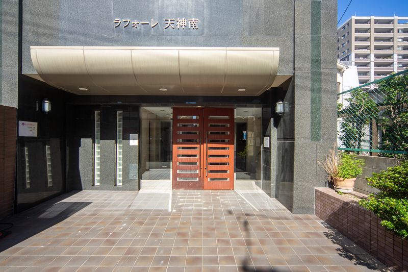 建物エントランス