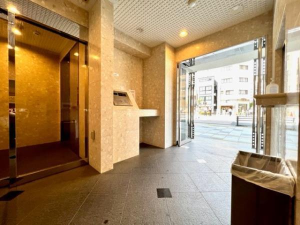 建物エントランス