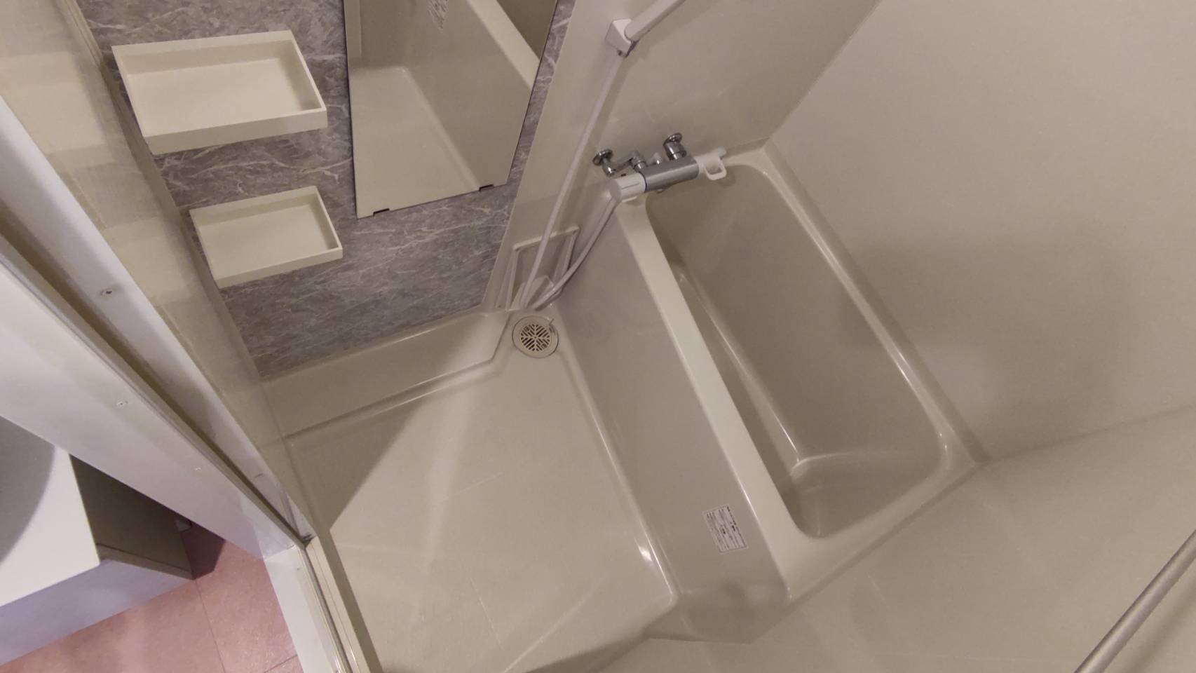 シャワールーム