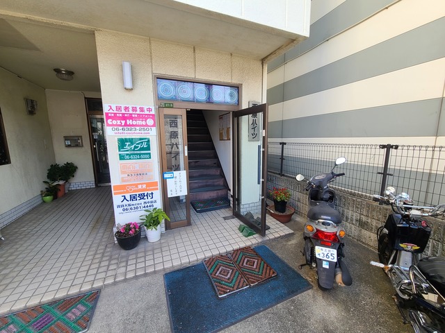 建物エントランス