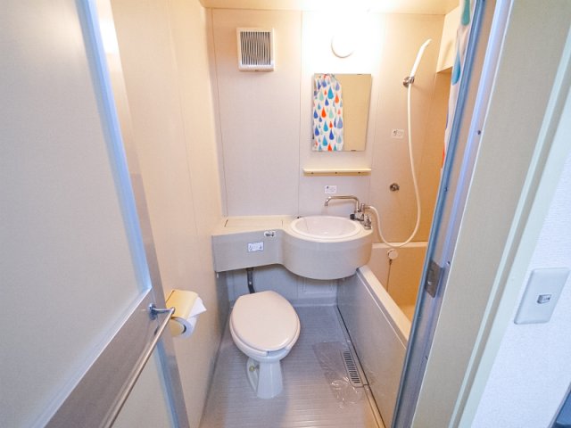 シャワールーム