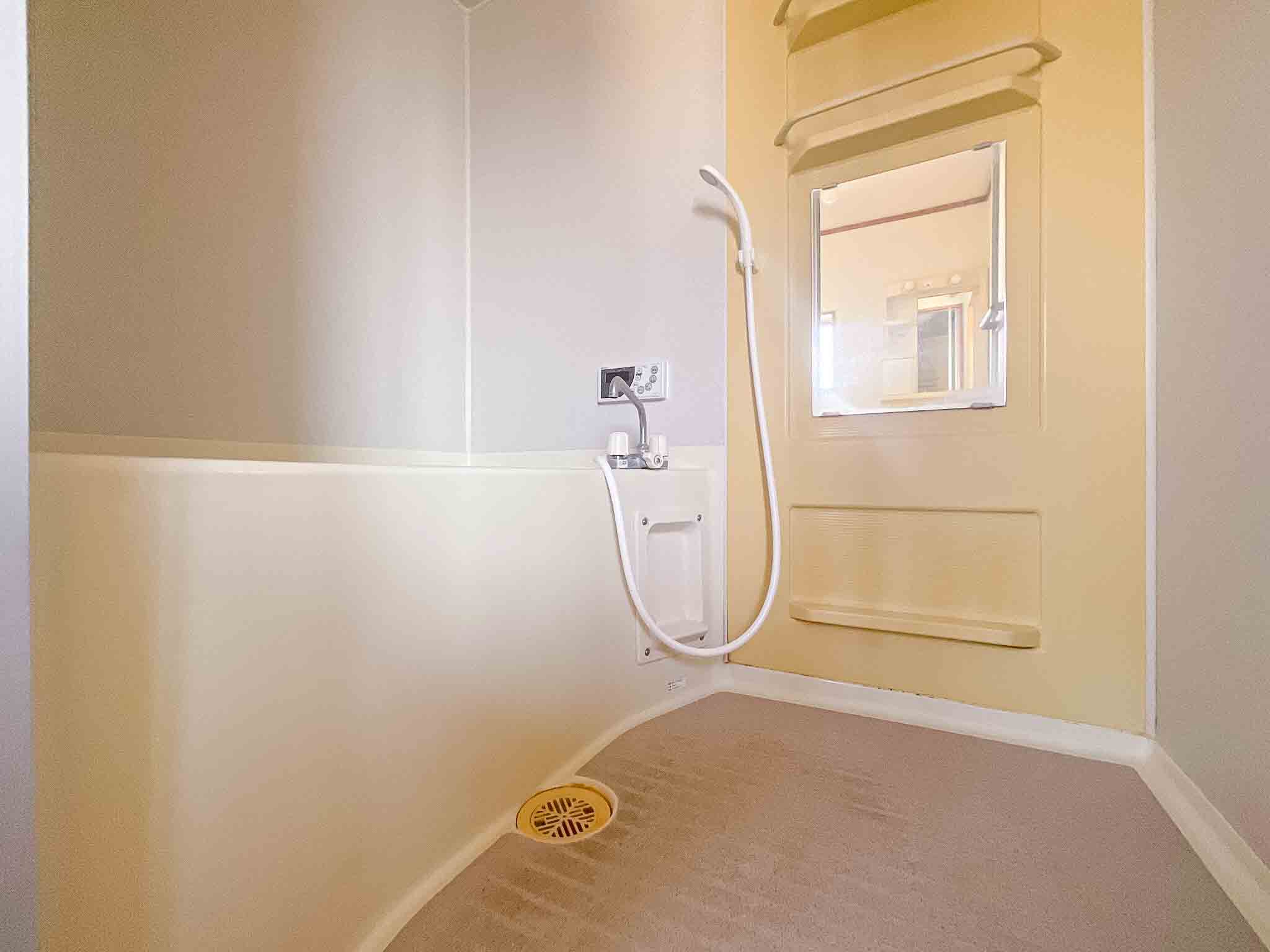 シャワールーム