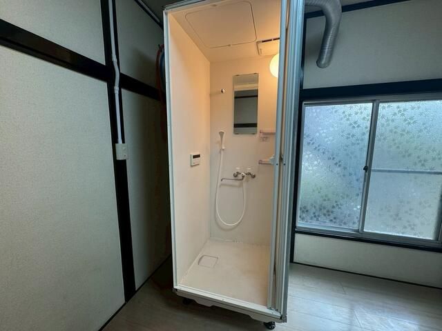 シャワールーム