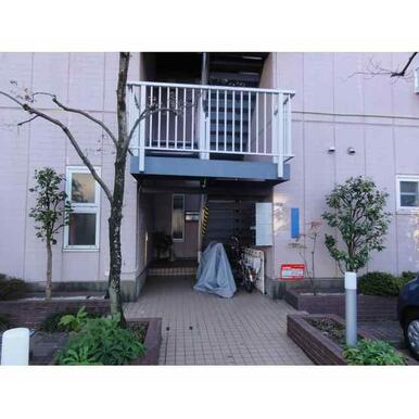 建物エントランス