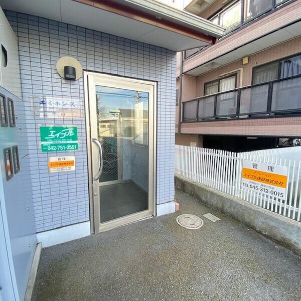 建物エントランス