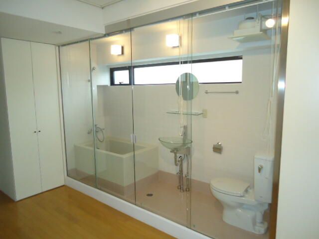 シャワールーム