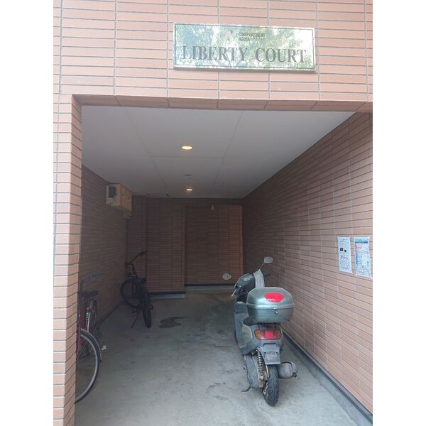 建物エントランス