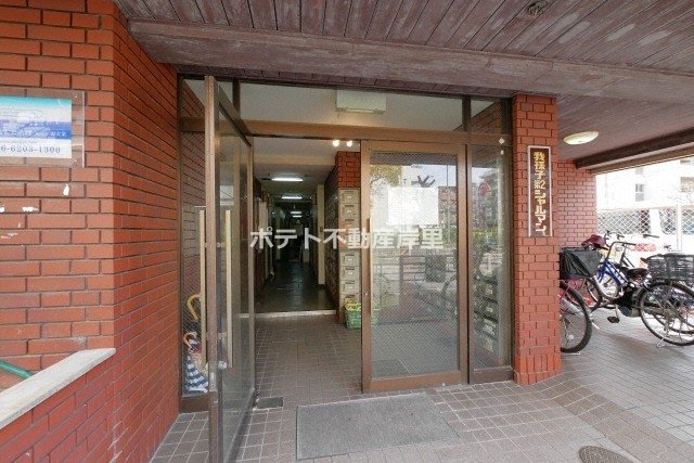 建物エントランス