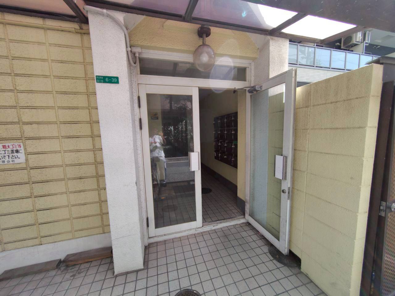 建物エントランス