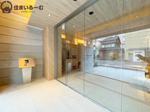 建物エントランス