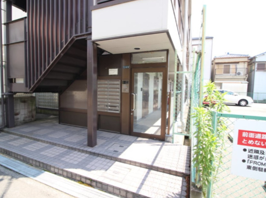 建物エントランス