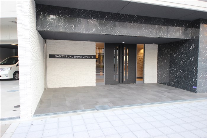 建物エントランス