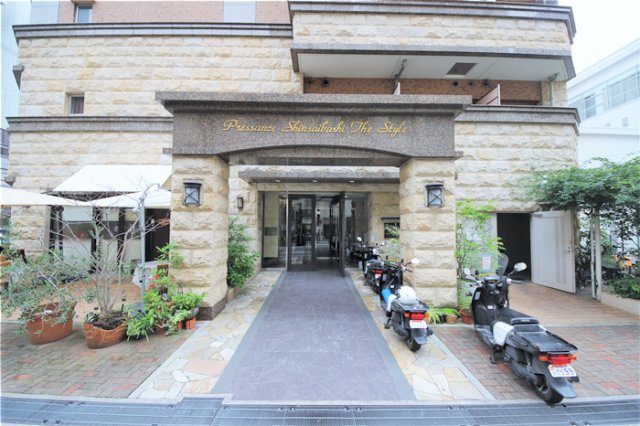 建物エントランス