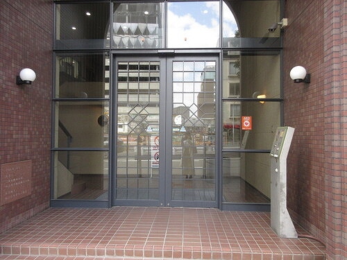 建物エントランス