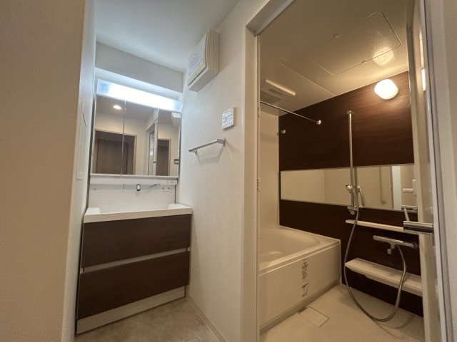 シャワールーム