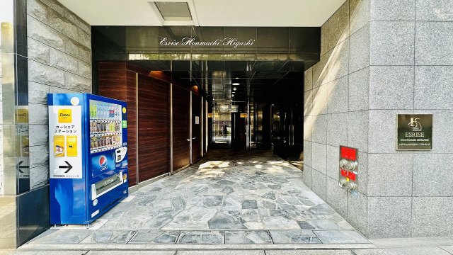 建物エントランス