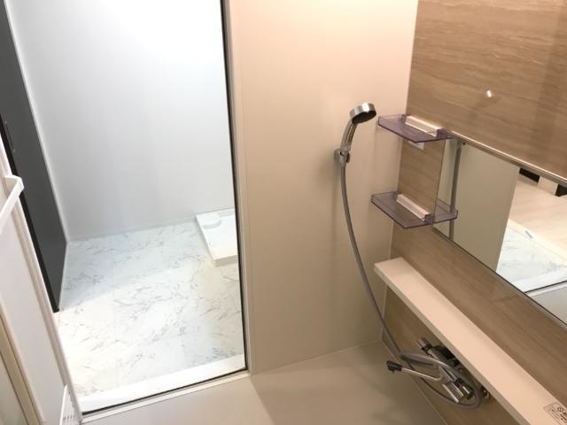 シャワールーム