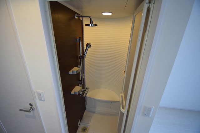 シャワールーム