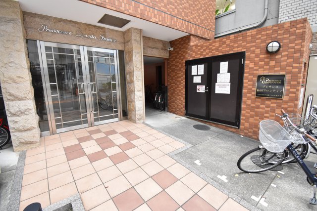 建物エントランス