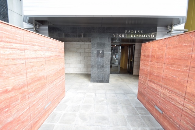 建物エントランス