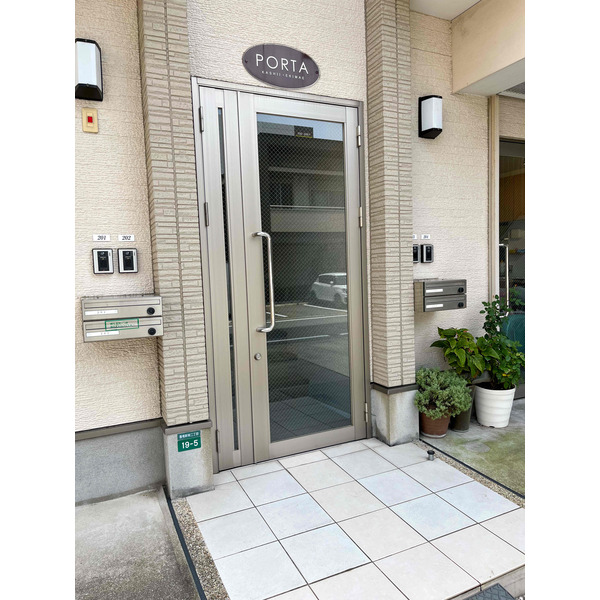 建物エントランス