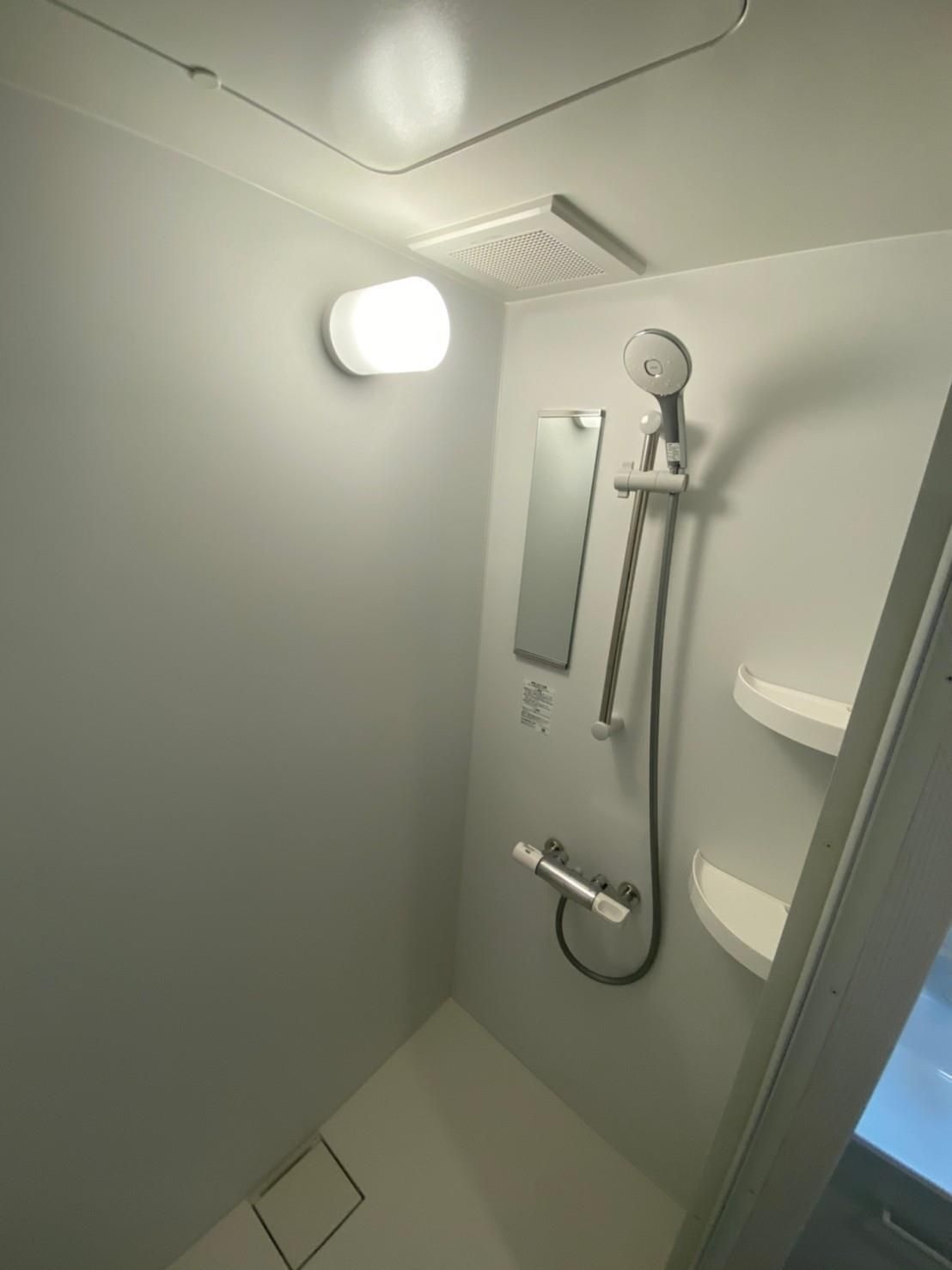 シャワールーム
