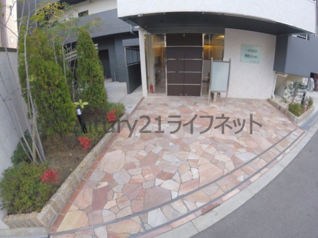 建物エントランス