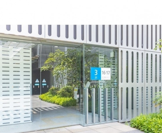 建物エントランス