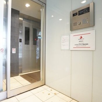 建物エントランス