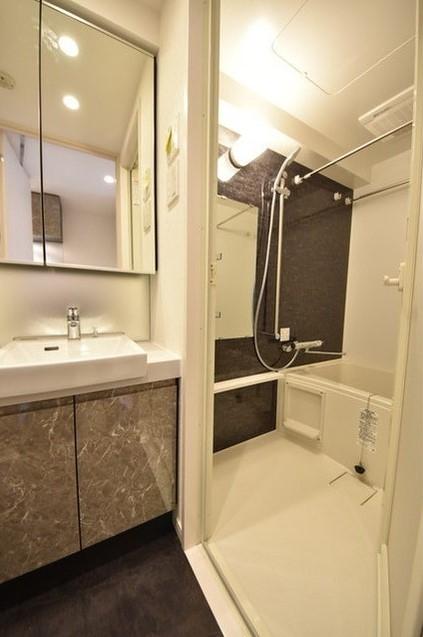 シャワールーム