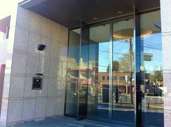 建物エントランス