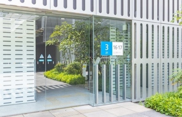 建物エントランス