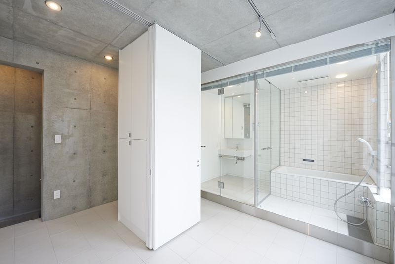 シャワールーム