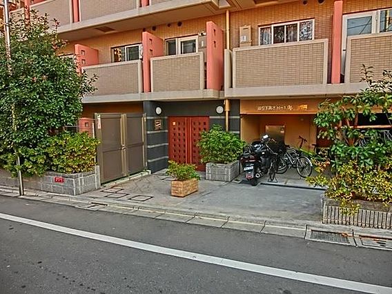 建物エントランス
