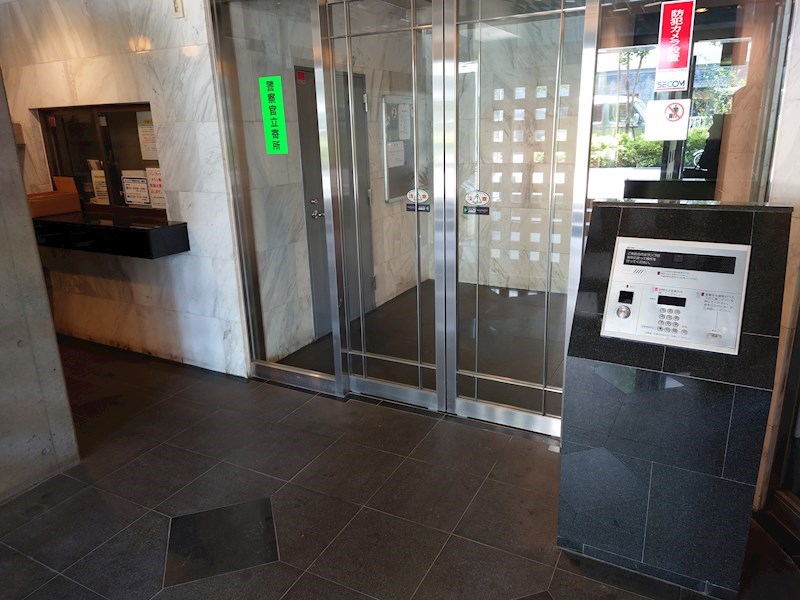 建物エントランス