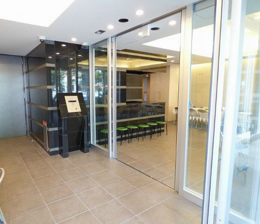 建物エントランス