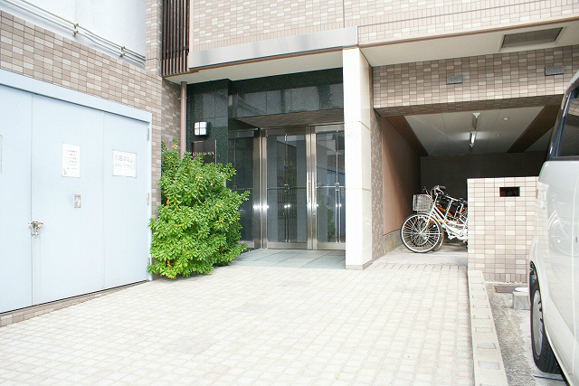 建物エントランス