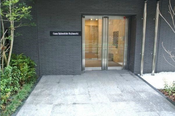 建物エントランス