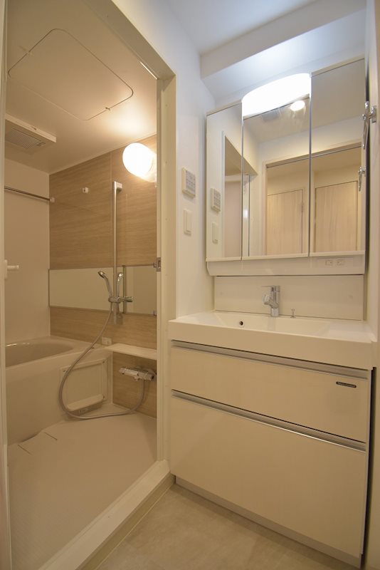 シャワールーム