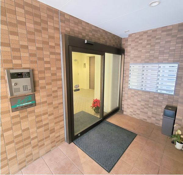 建物エントランス